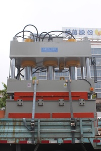 300T大臺面熱壓機
