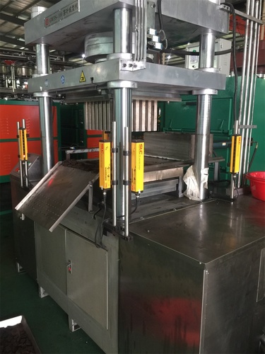 手動(dòng)版小顆粒茶成型機(jī)