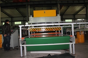 汽車內(nèi)飾件裁斷機(jī)
