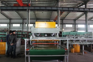 汽車內(nèi)飾件裁斷機(jī)